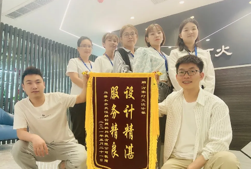 以服務(wù)為己任，以滿意為準則——萬家燈火好評如潮！